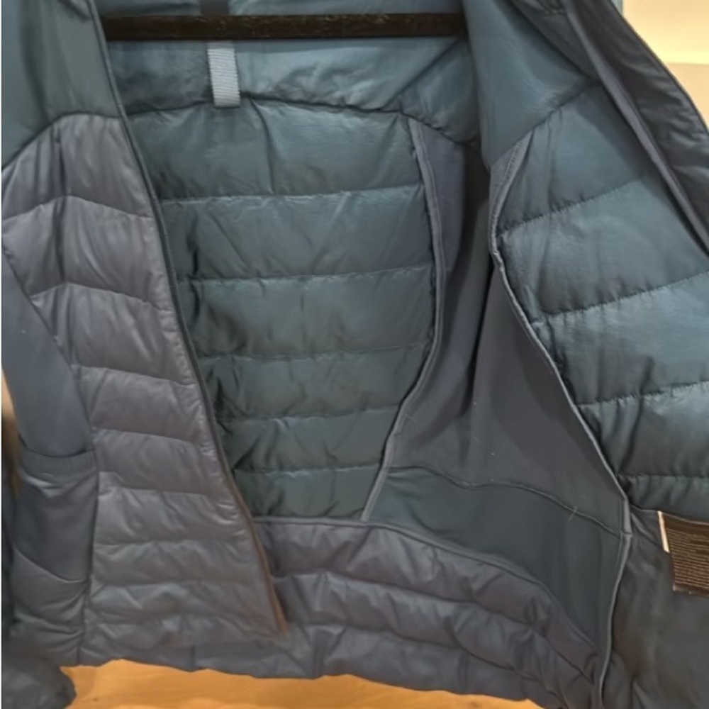 Lululemon Zip jacket - Picture 4 of 5